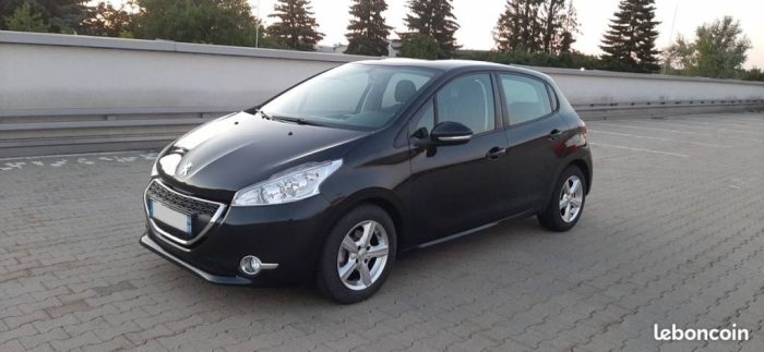 Peugeot 208 1.4 VTI 95 ACTIVE 8799 euros