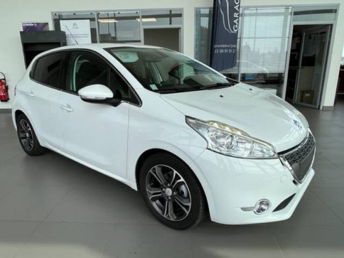 Peugeot 208 1.4 VTI ALLURE 8499 euros