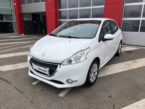 Peugeot 208 1.2 VTI 82 Allure 8900 euros