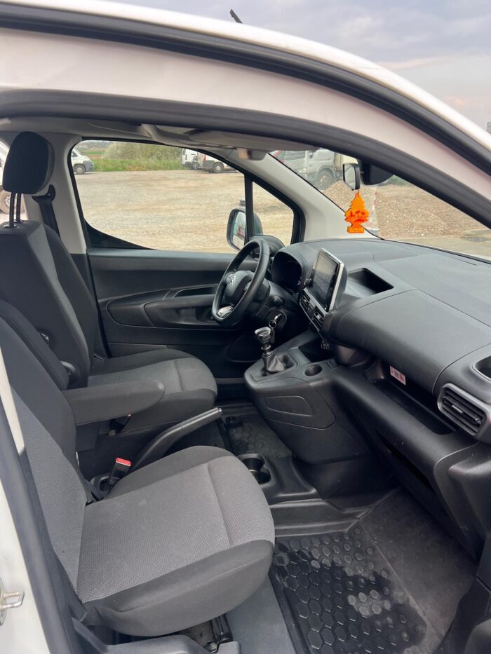 Citroën Berlingo Van (3) XL Cab App BlueHDi 130 S&S BVM6 Control – Image 14